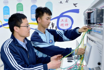 打通职业教育学生上升通道