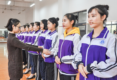 邛崃市职业教育中心学生风采